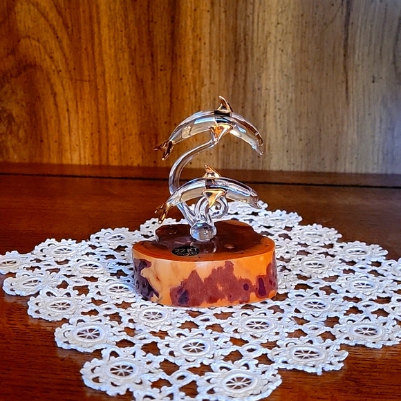 Glass Dolphin figurine. - Picture 1 of 2